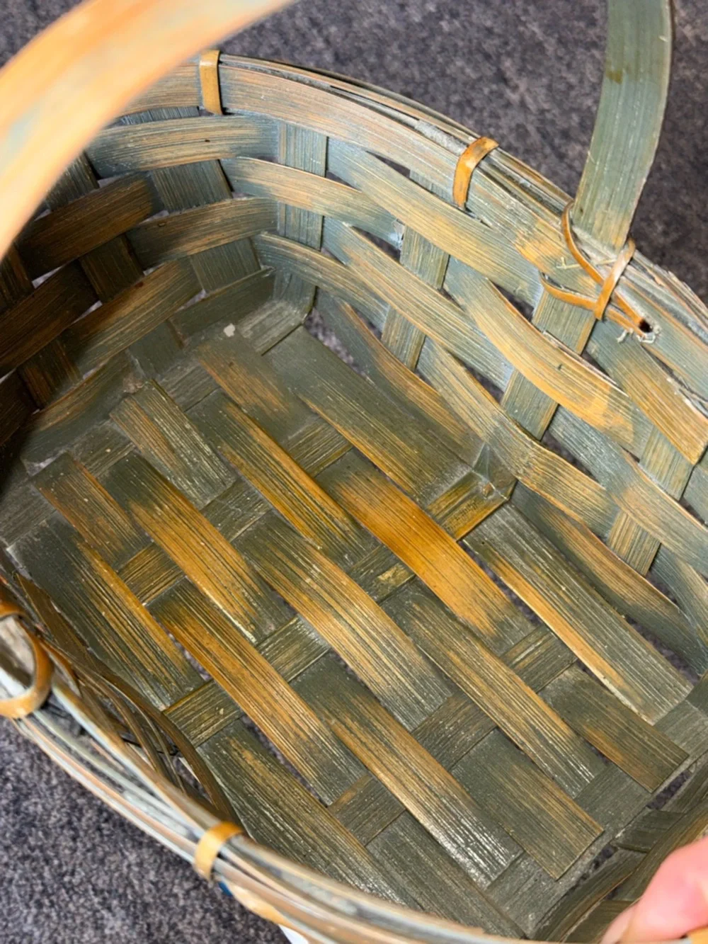 Handwoven Brown Goose Accent Basket with Handle - Picture 3 of 5